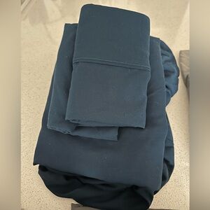 Full size dark blue sheet set, flat sheet, fitted, two pillow cases